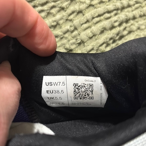 On Cloudmonster 2 Running Shoes - Picture 6 of 8